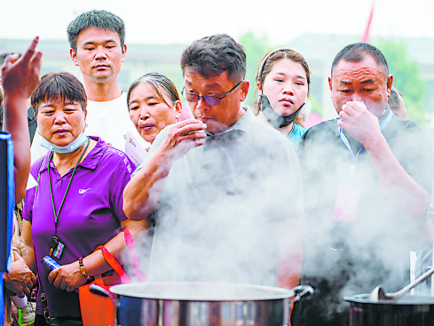 农民站C位  礼赞丰收时